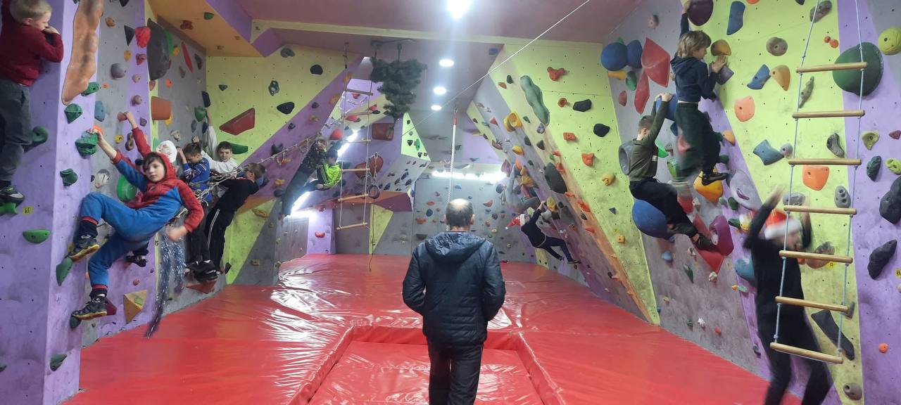 Новорічне свято на скеледромі